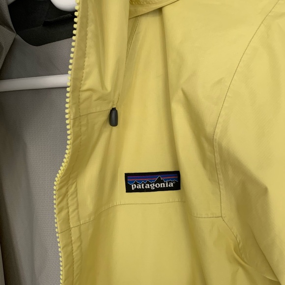 Patagonia Torrentshell Jacket - Picture 3 of 10